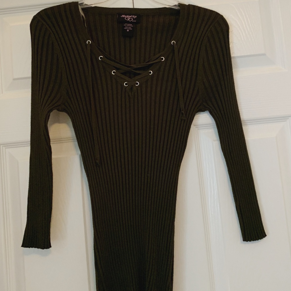 Stretchy, criss cross blouse!